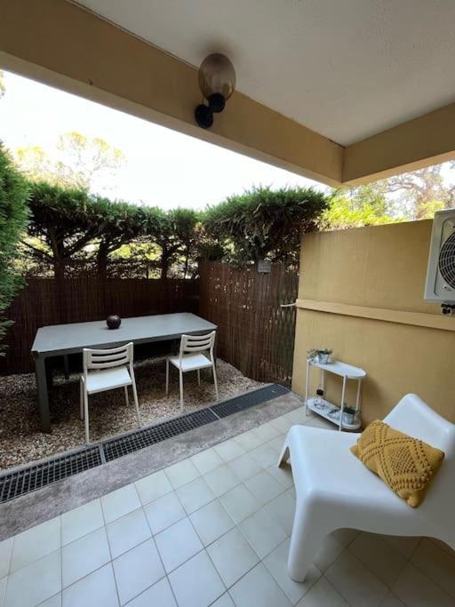 Studio Bord De Mer Boulouris A Saint Raphael Exterior foto
